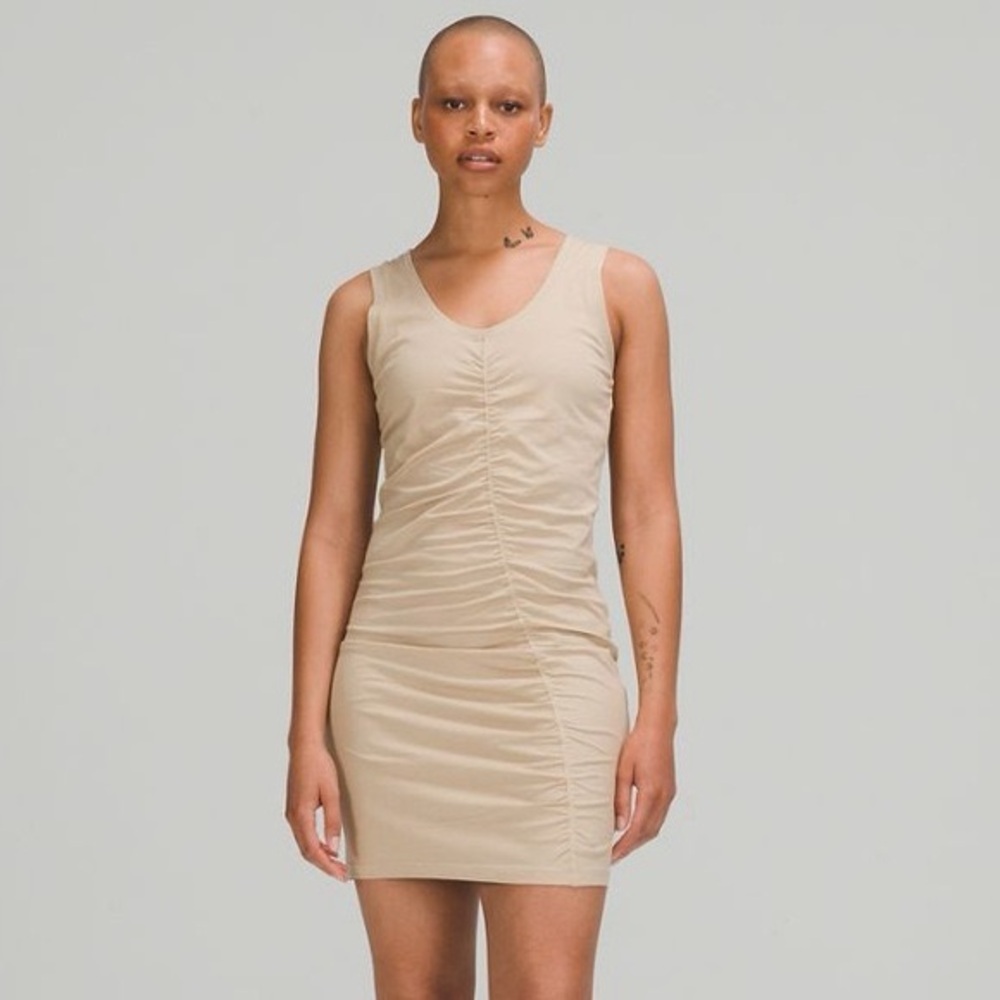 Lululemon Athletica L.A. Tight-to-body ruched dress